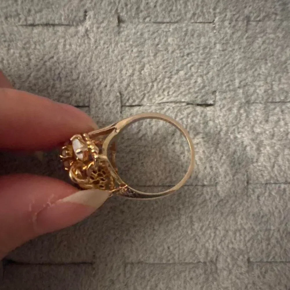 Unbranded Women's Gold and White Jewellery